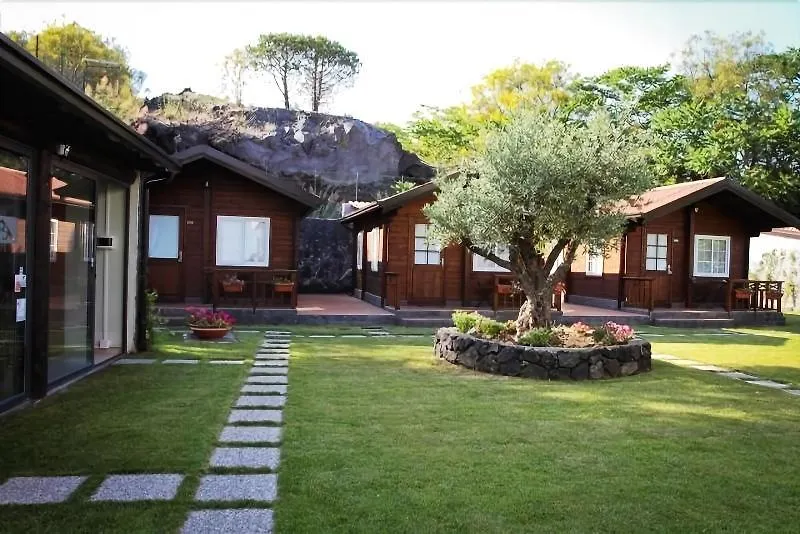 Nocleg ze śniadaniem Bed and Breakfast Etna Hut Nicolosi