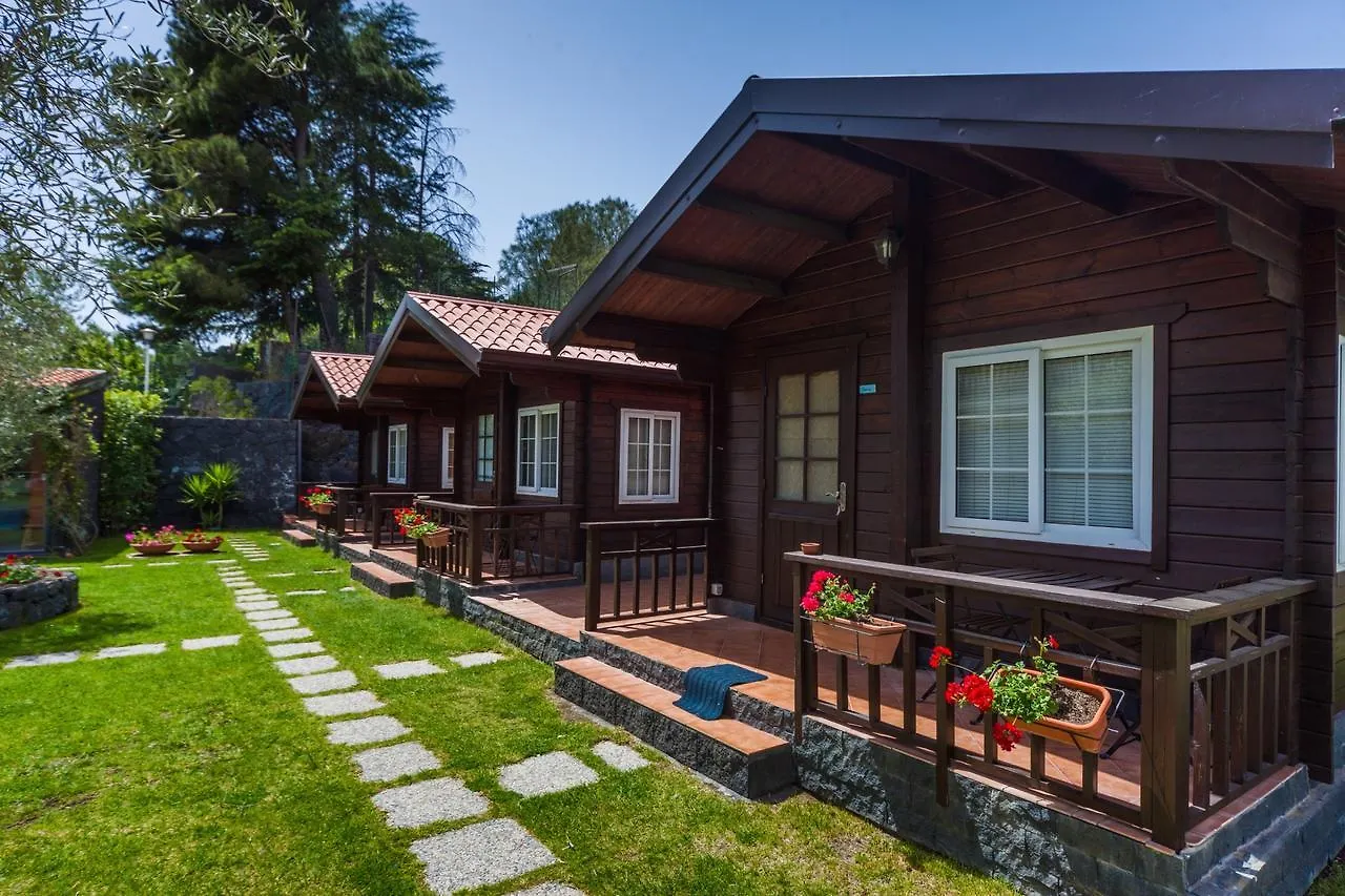 Bed and Breakfast Etna Hut Nicolosi 3*,  Włochy