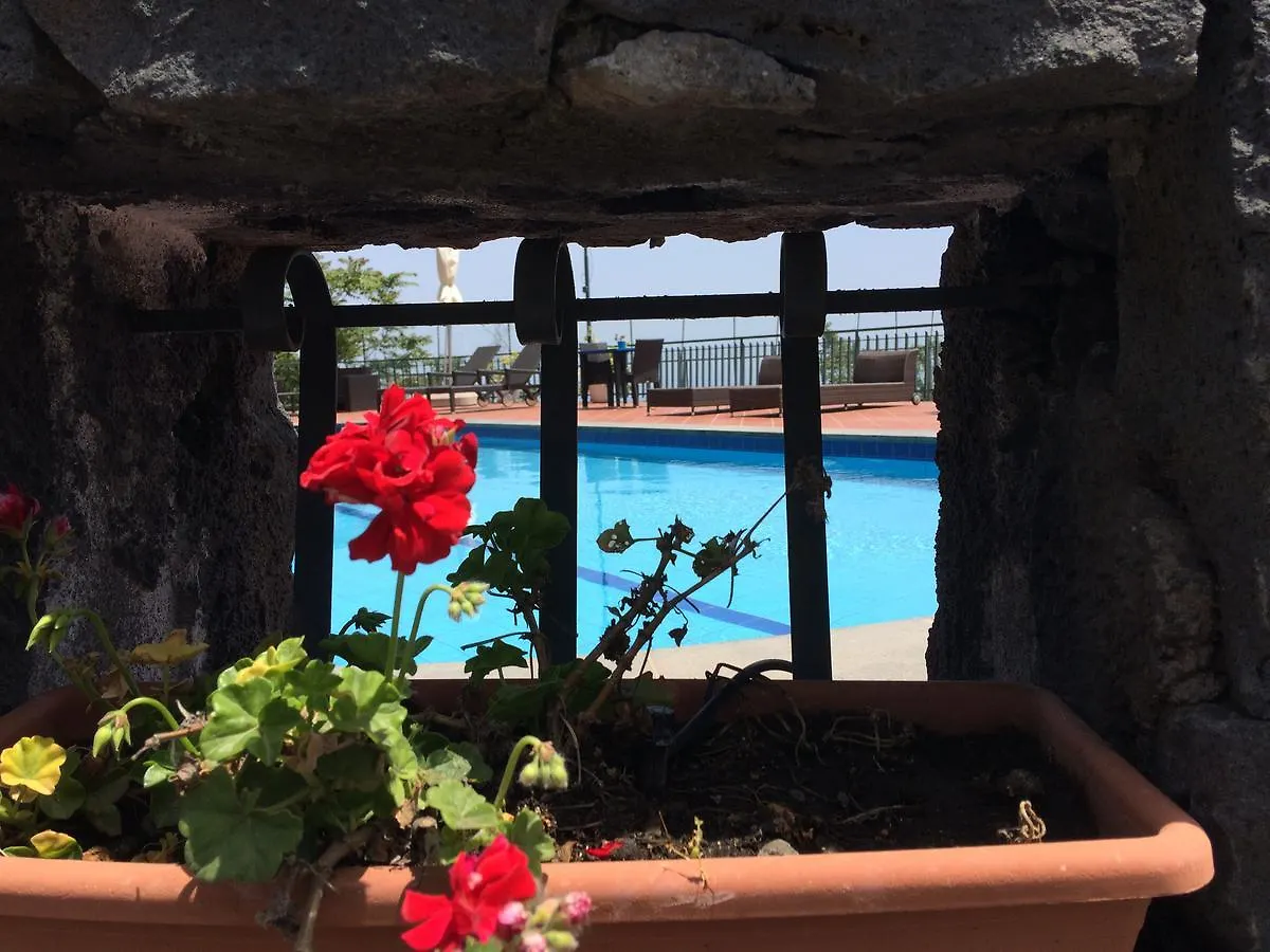 Etna Hut Bed & Breakfast Nicolosi Italy