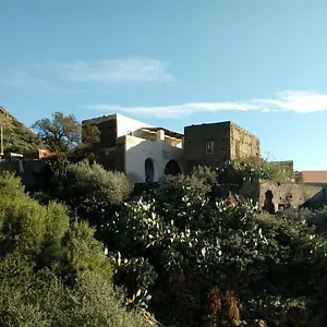 Casa 3 Archi Alicudi