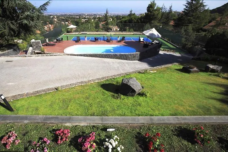 *** Bed & Breakfast Etna Hut Bed and Breakfast Nicolosi Italië