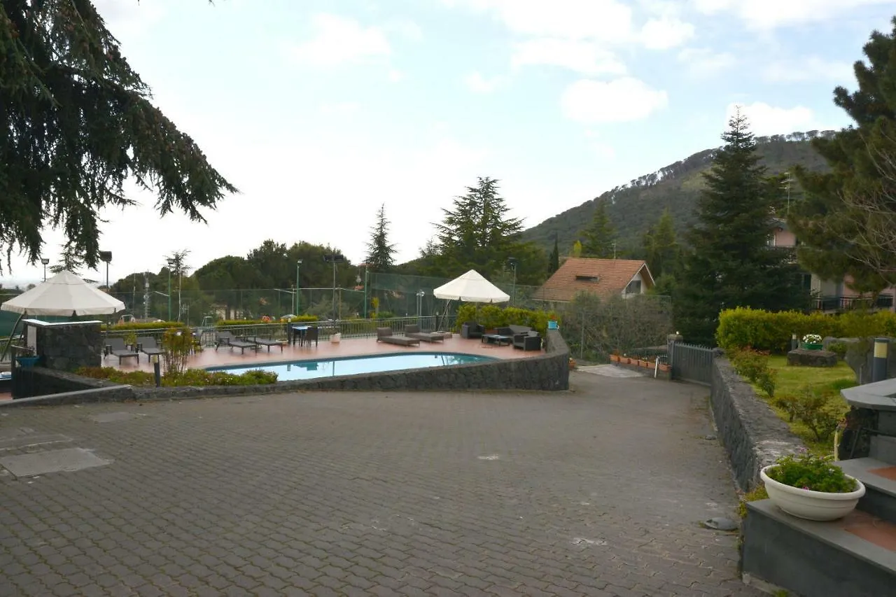 *** Bed & Breakfast Etna Hut Bed and Breakfast Nicolosi Italië