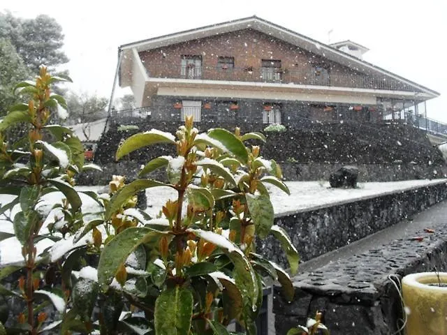 Bed and Breakfast Etna Hut à Nicolosi